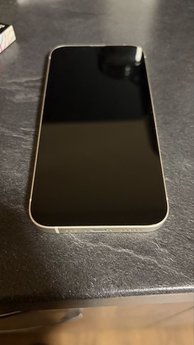 Iphone 13 128 GB + кейсове