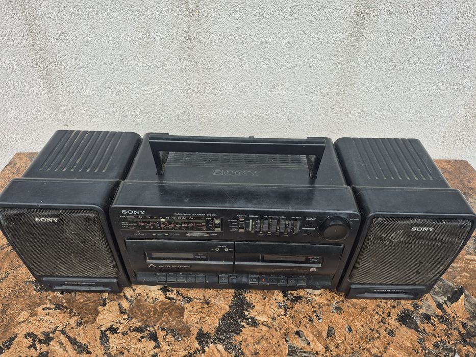 Radio Casetofon marca Sony model CFS 710L-functional

- Radio a fost p
