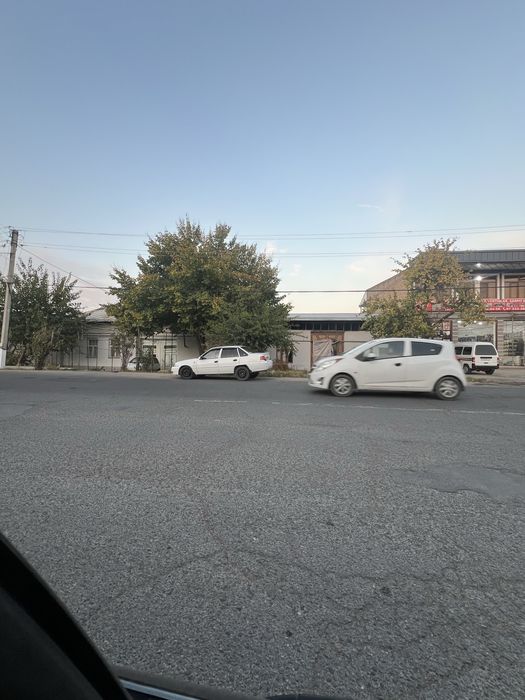 Yengi Toshmi postidan 1km krganda yoli yuzida yer sotiladi SROCHNA