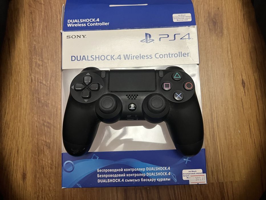 Продам джойстик dualshock 4