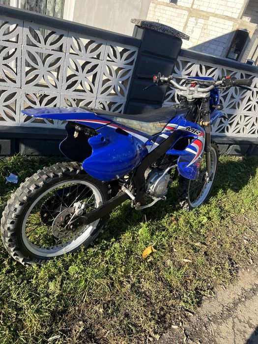 Vând yamaha de 125 cm 4t porneste merge