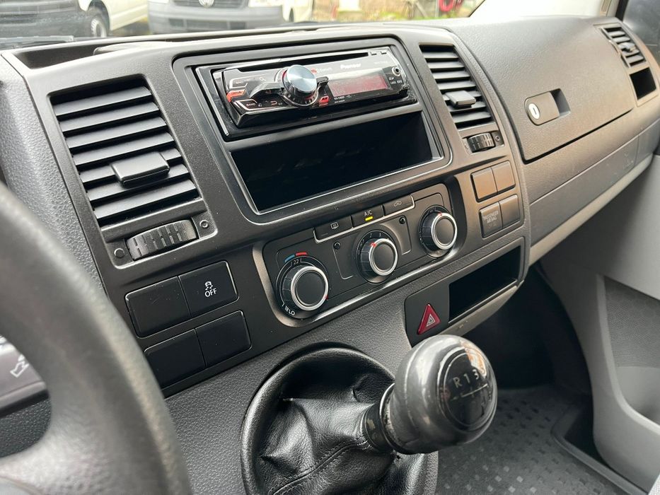 Volkswagen Transporter T5 2.0 TDI, an 2013, 140 CP, model lung