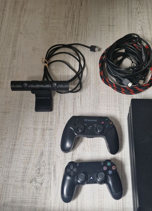 PS 4 PRO 1T+ 2 controller+ Kit complet VR+ 11 jocuri+ motion+pusca etc