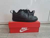 Pantofi Nike low.