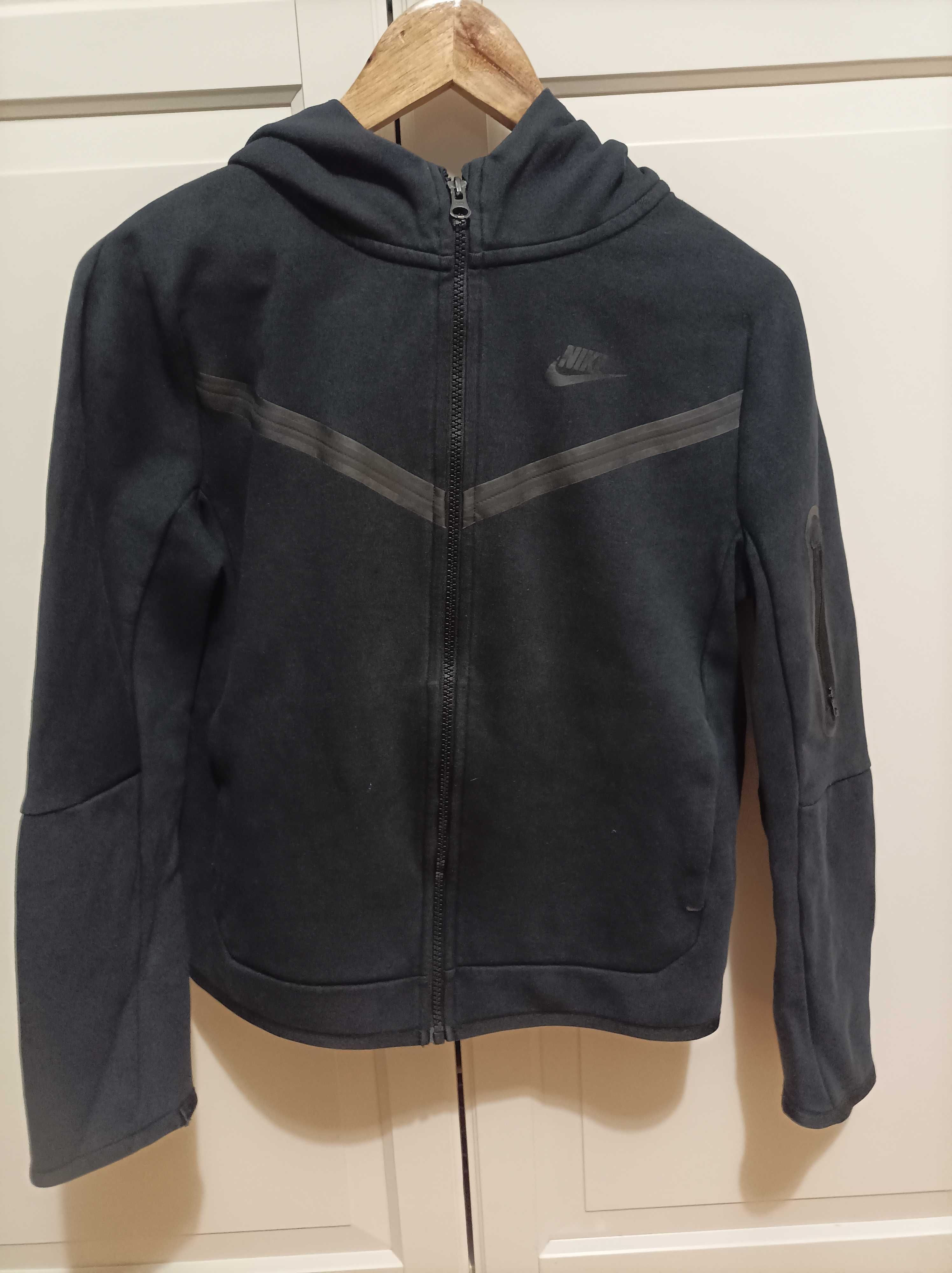 Nike tech fleece черен