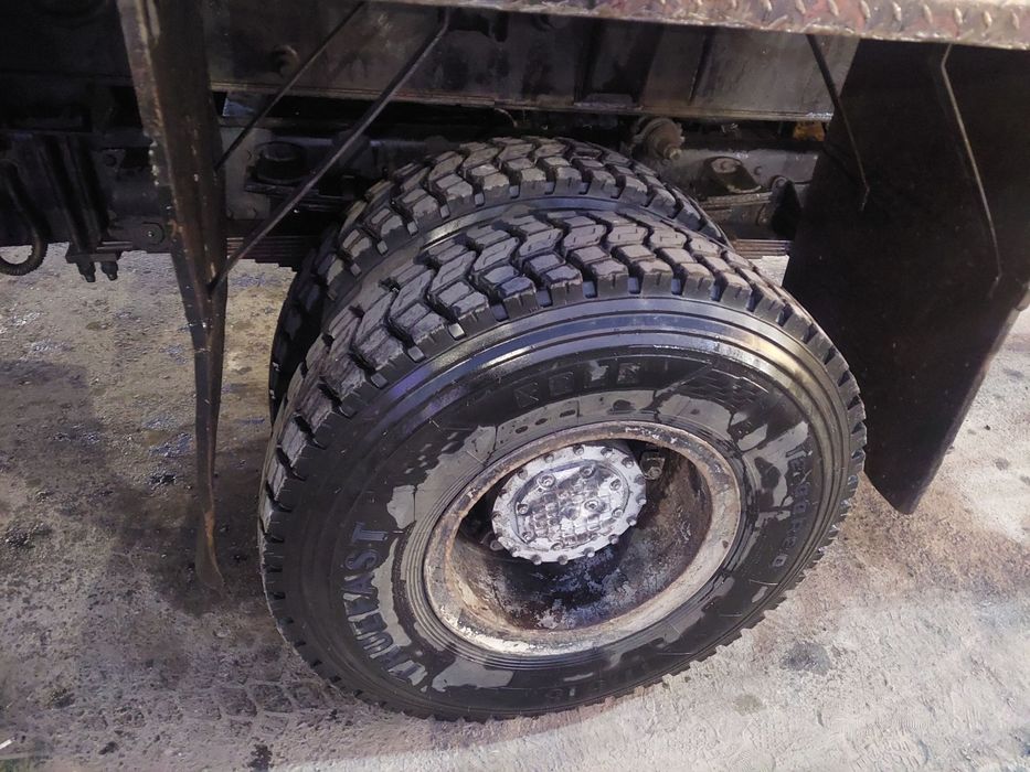 Avtokran sotiladi 18 m 16T ivanoves balonlari 97%  
Yili 1996  Ishlab