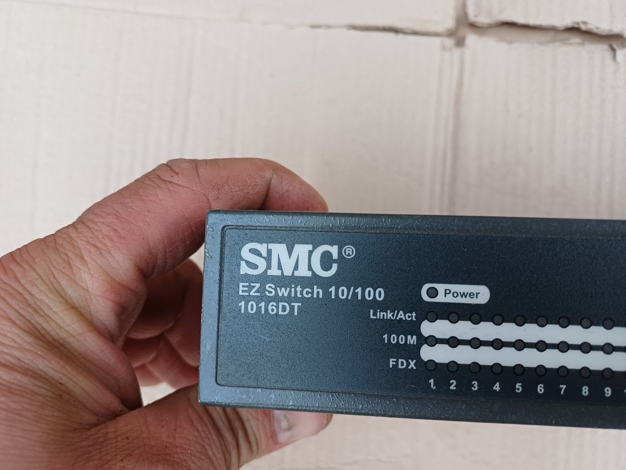 Switch SMC EZ1016DT 16 Port 10/100 Ethernet Switch EZ 1016 DT