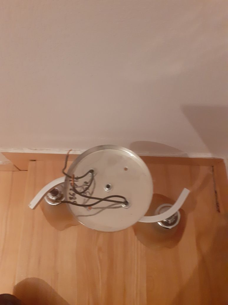 Candelabru cu 2 becuri