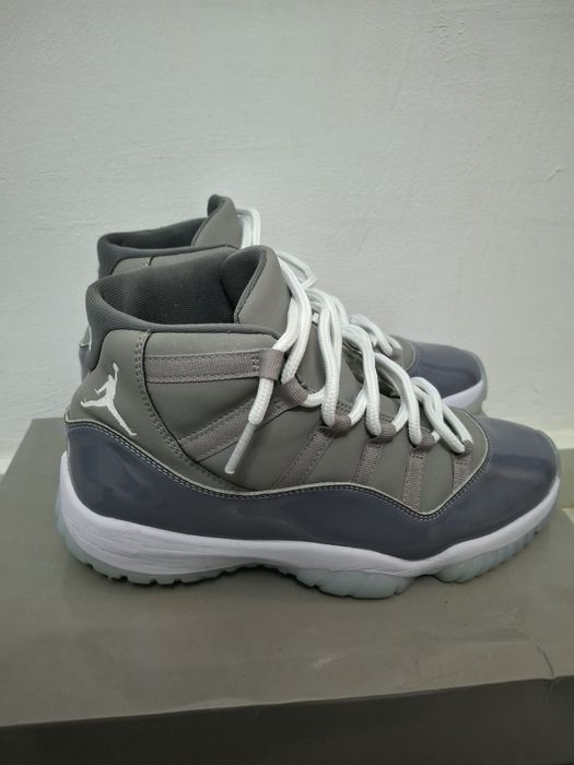 Vând jordan 11 cool grey