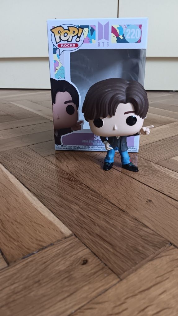 Funko pop-Suga (BTS) от серията Dynamite