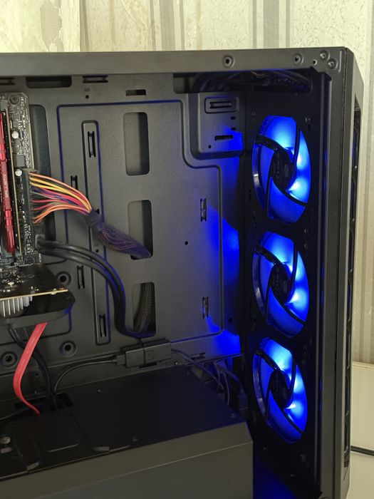 Геймърски компютър GeForce GTX 1650 4GB I3-9100F 3.6GHz 16GB