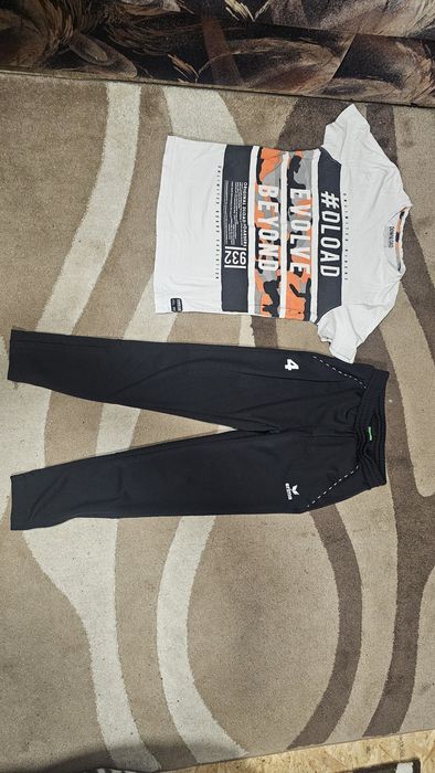 Pantaloni de trening si tricou baieti 158 16r