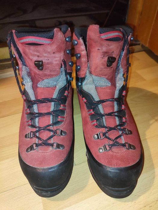 bocanci munte Lowa mountain expert gtx 43