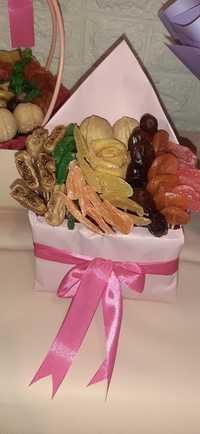 Сухофруктовый букет Цветы подарок на 8 марта букеты подарки витаминный