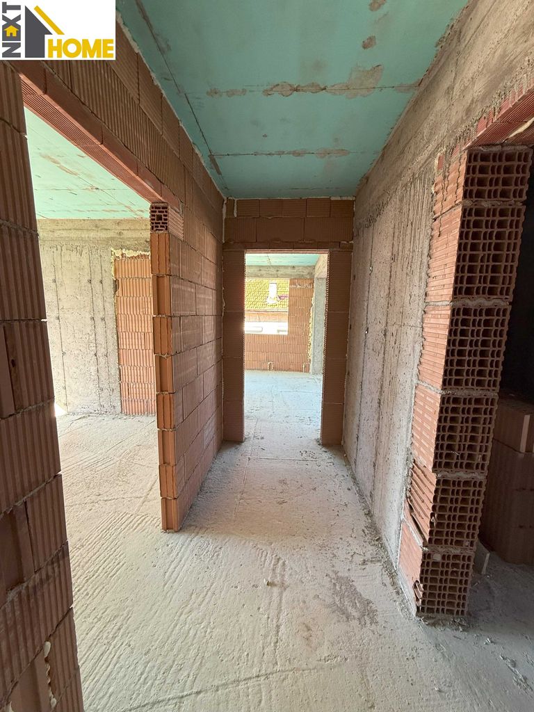 Продава се Тристаен апартамент в Асеновград - 91 кв.м за 992 €/кв.м - Снимка #7