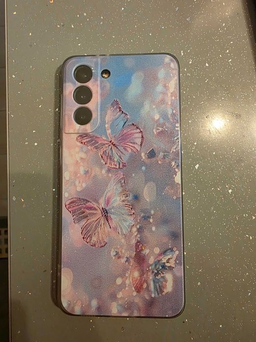 Vând 2 telefoane Samsung s21 5g de 128gb si 8 g ram.