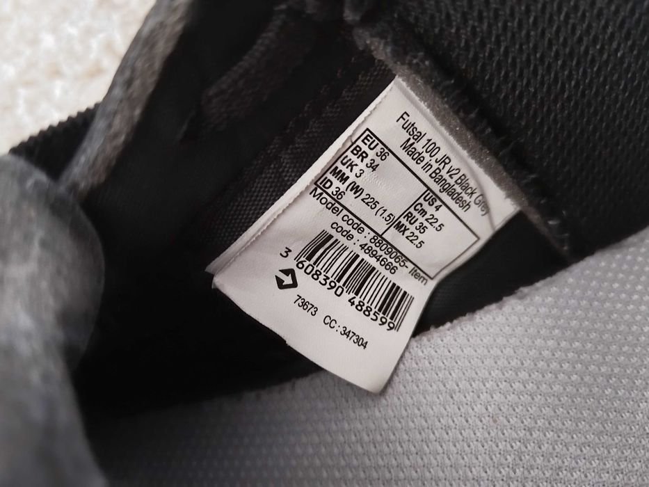 Детски обувки за футзал 100, черно-сиво, Kipsta - 36 номер