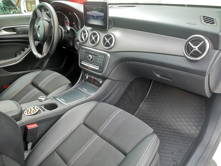 Mercedes Benz CLA200 Coupe 2018 Alb, 103000 km. Stare excelenta.