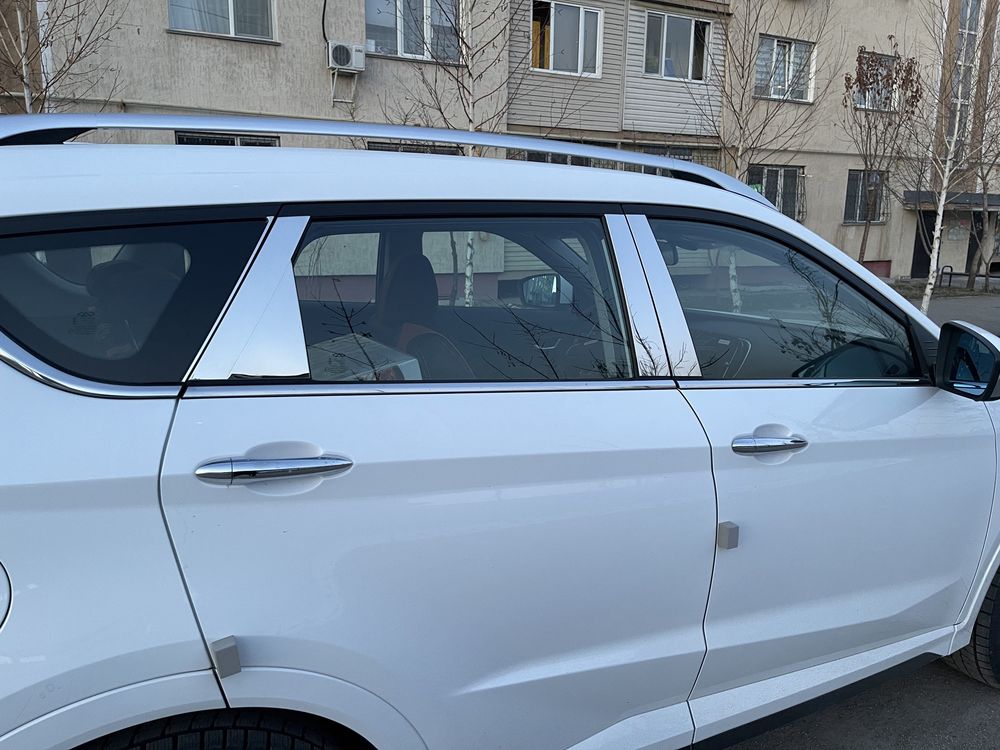 Декоративные полосы для окон Jetour X70 и X70 Plus