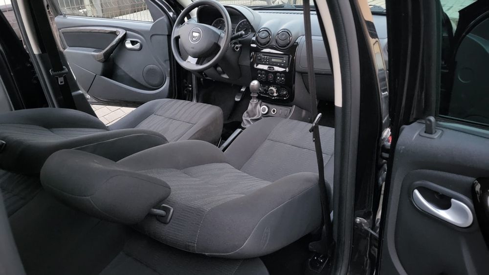 Vând Dacia Duster 4x4 motor 1,5 diesel euro 5 imepcabilă recent adusă