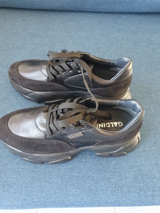 Нови кожени сникърсите GALDINI