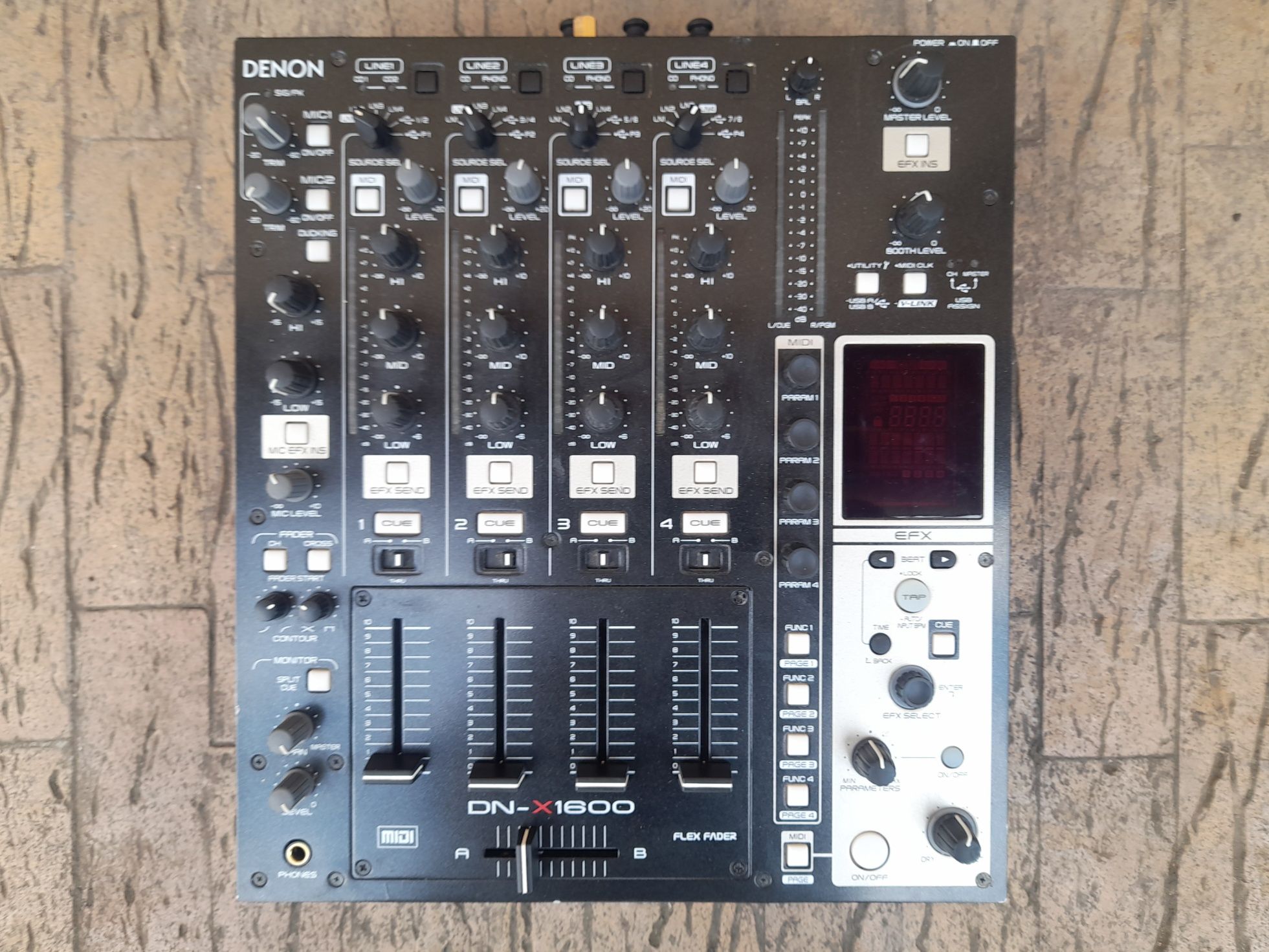 Denon DN-X1600 mixer audio Dj.