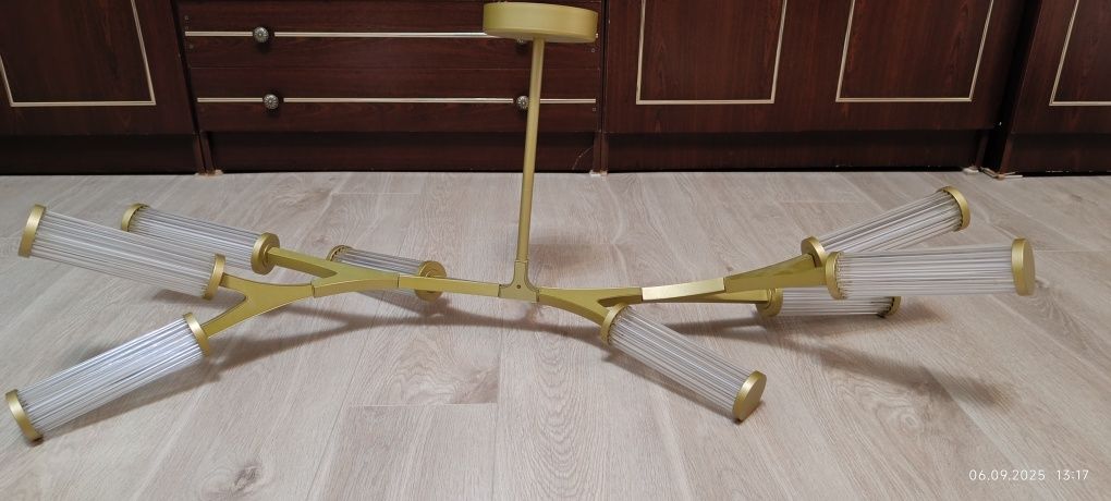 Продам люстру в стиле модерн RAMOSE 8.