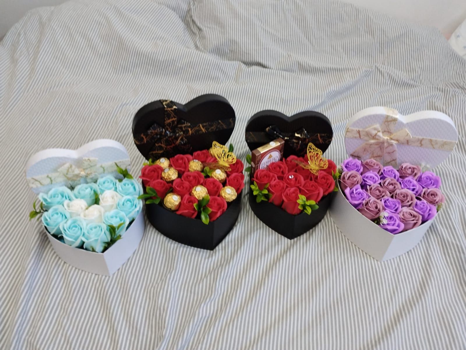 Aranjamente flori de săpun și ciocolata