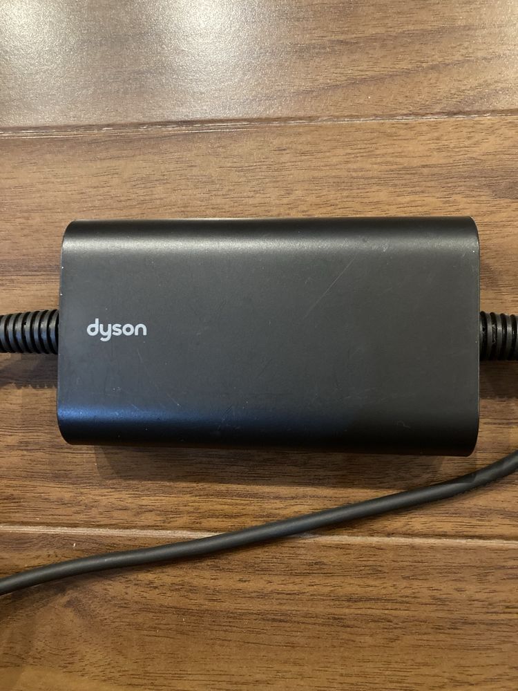 Зарядное устройство Dyson HS03