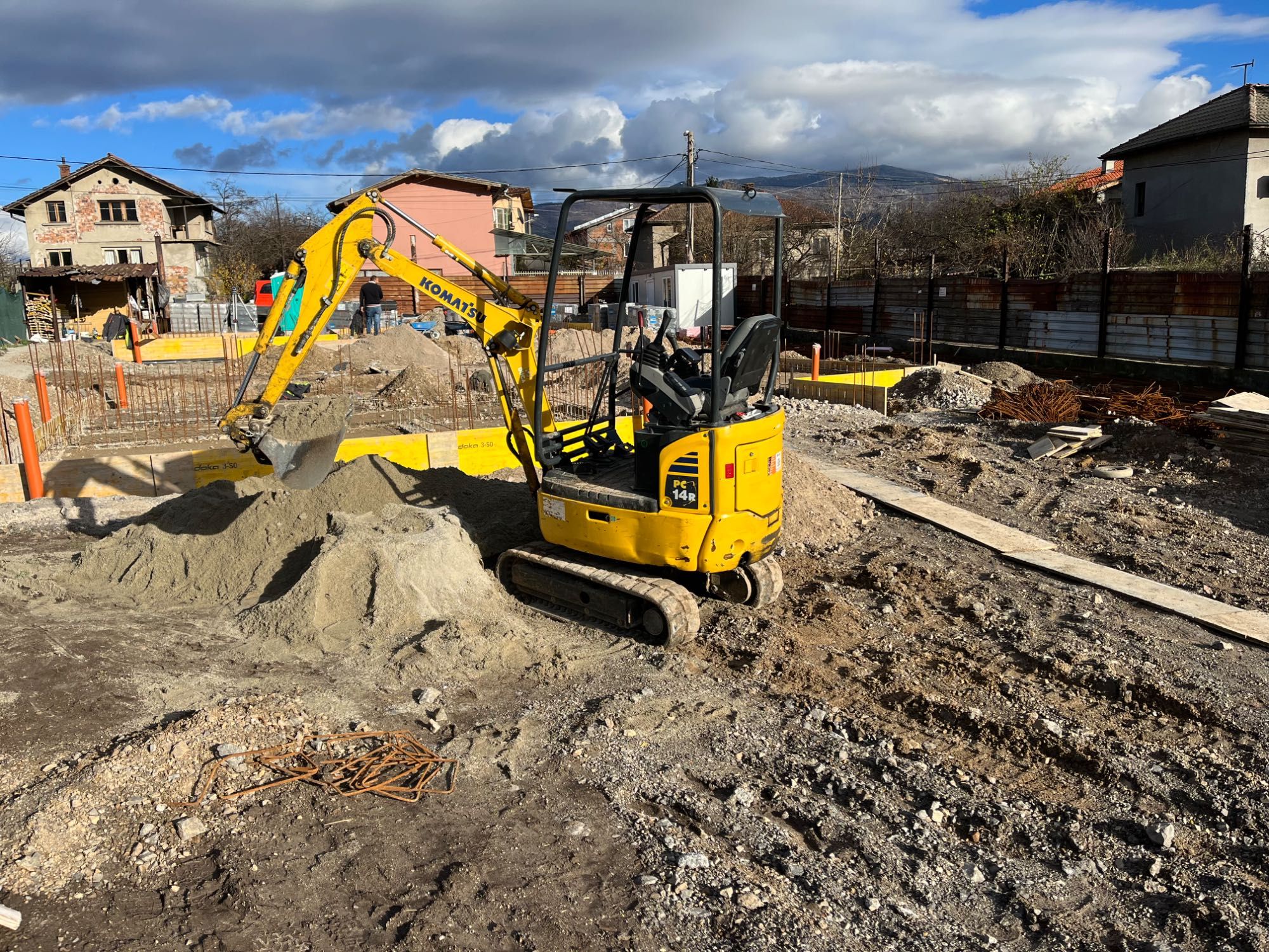 Мини багер Komatsu Pc14R