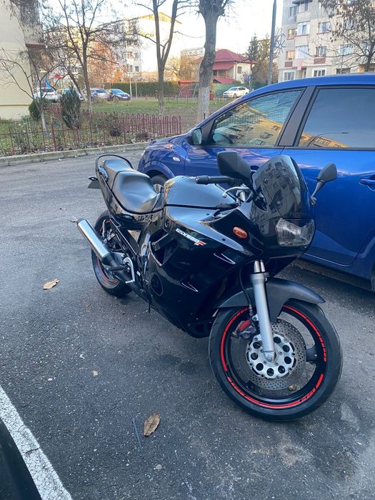 Vând moto Suzuki gsx600,din 1995