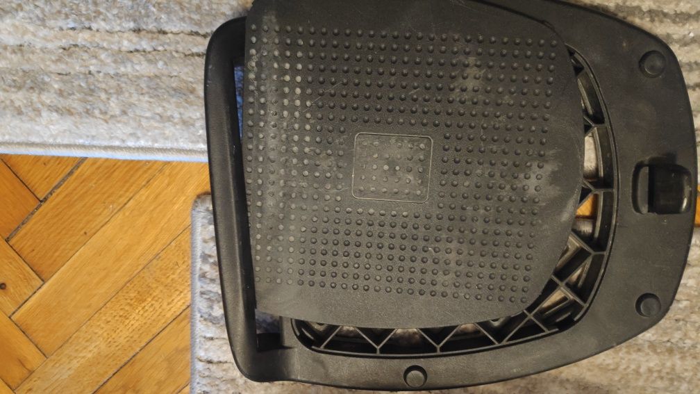 Vând topcase cu monlolock + parbriz