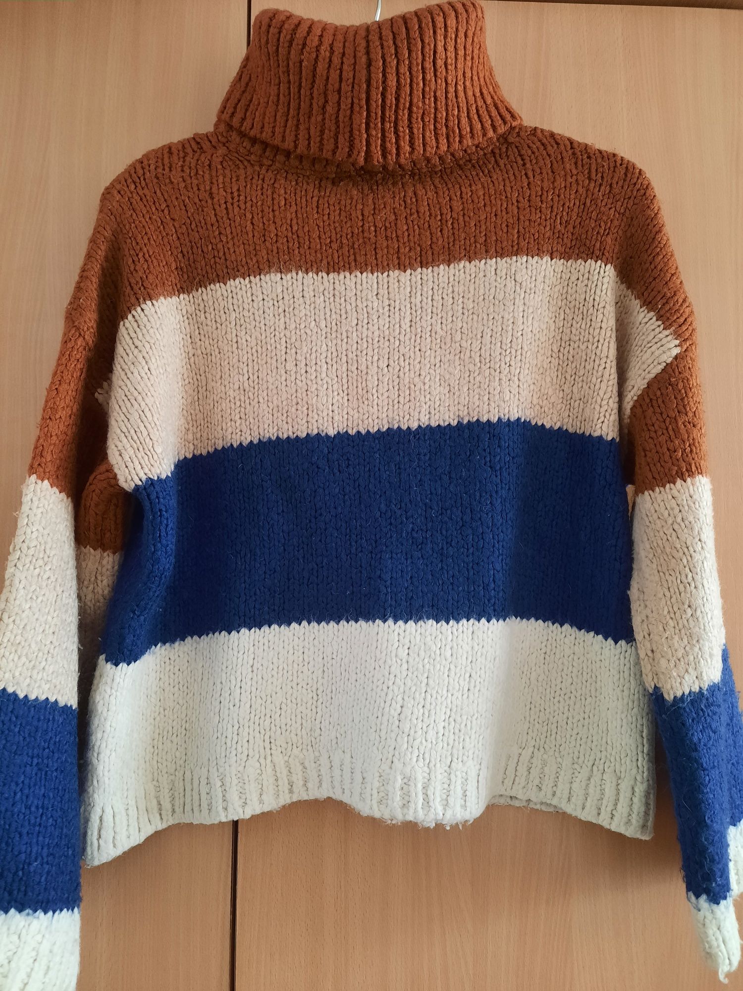 Pulover S Stradivarius