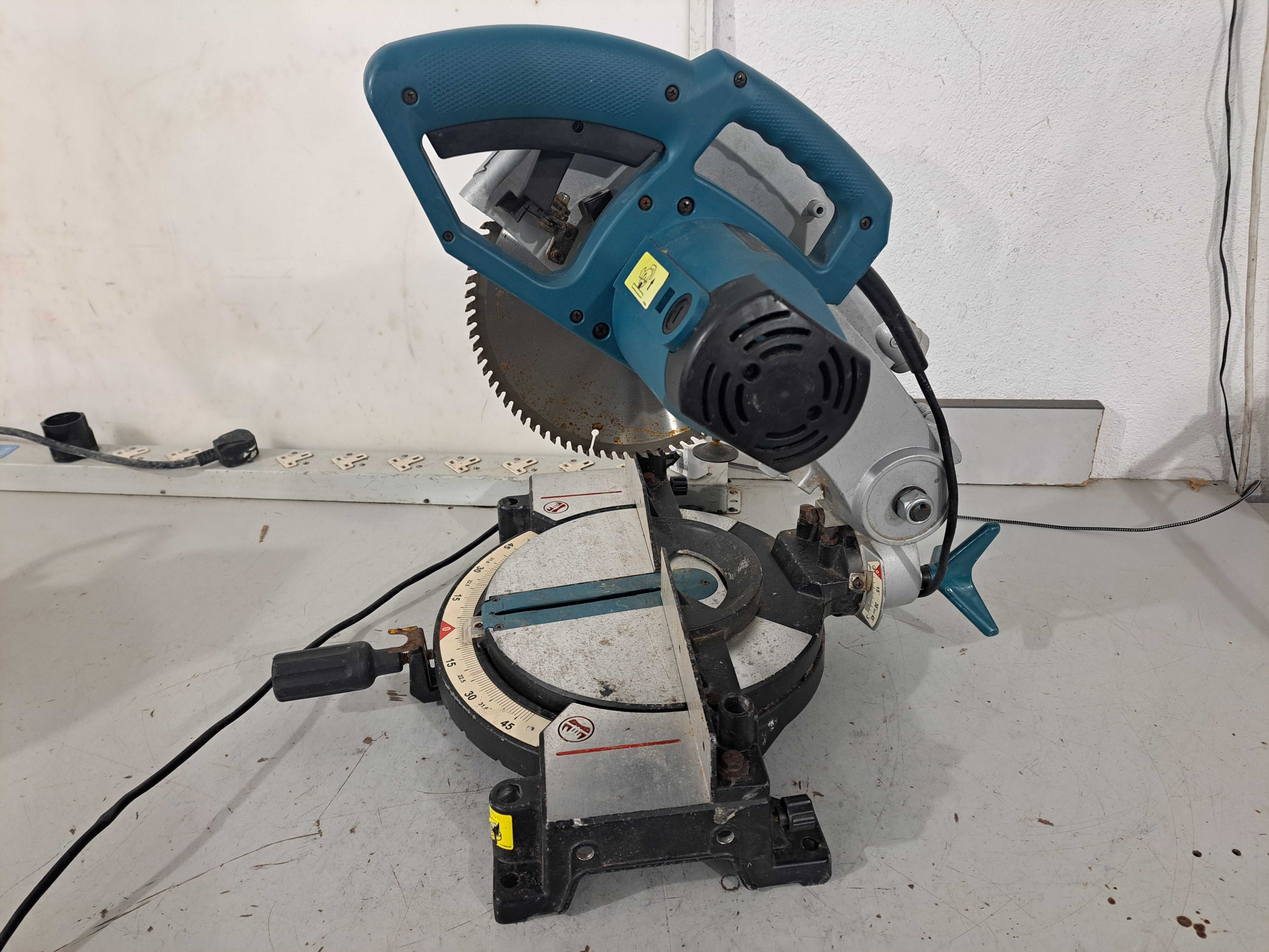 Циркуляр пендула - Makita MLS100/ 1500 W