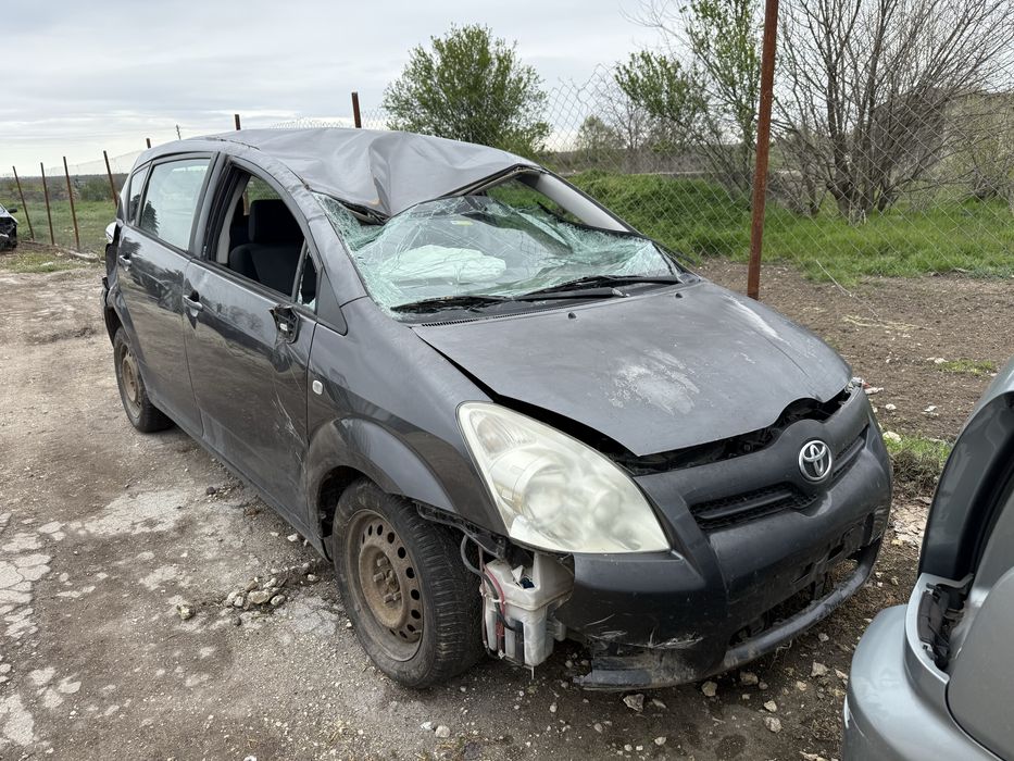 Toyota Corolla Verso 2.2 на части