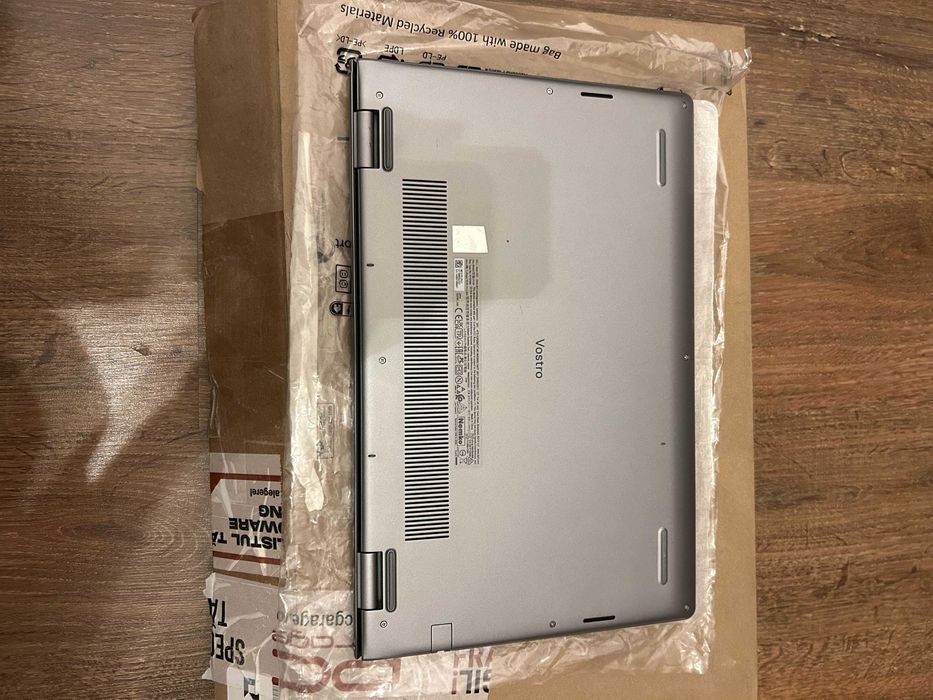 Laptop Dell Vostro 3525 FHD 120HZ Ryzen 7 AMD Radeon 16GB 512GB SSD