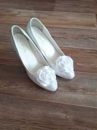 Красивые Белые туфли