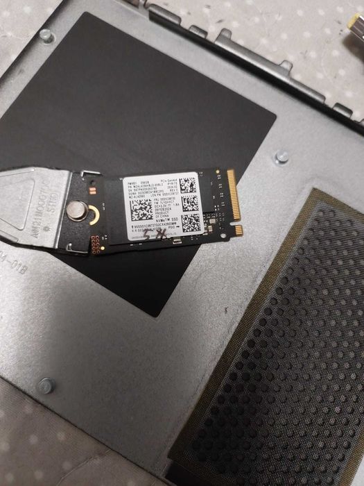 Lenovo ThinkCentre M910x MiniPC  i5-7400T 8GB DDR4