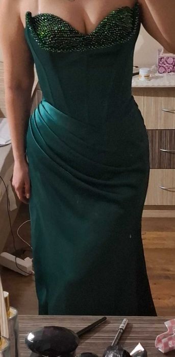 Официална рокля.