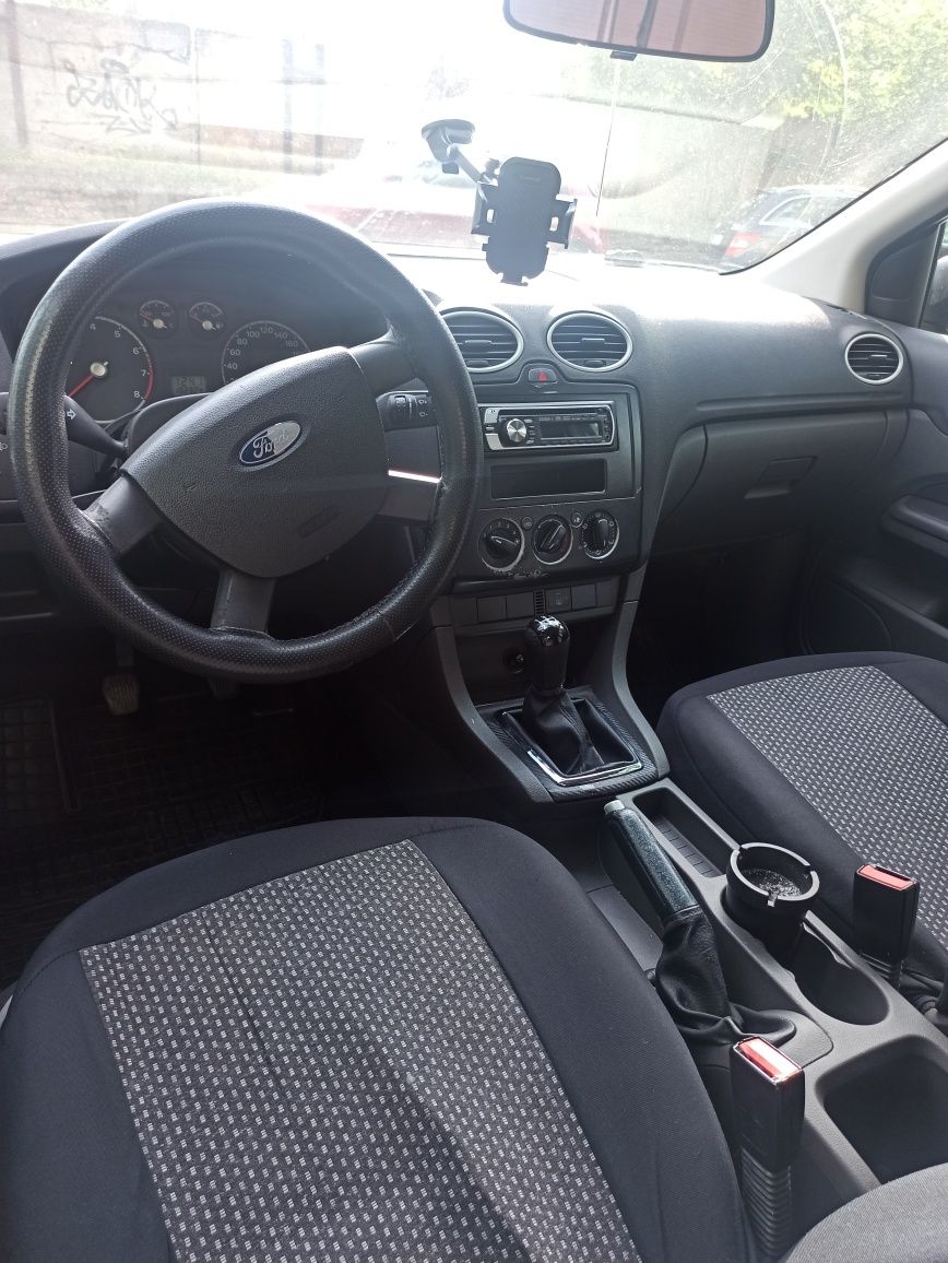 Ford focus 1,6 benzină, an 2006
