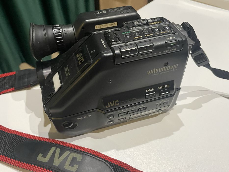 Cameră video JVC GR-AX7
