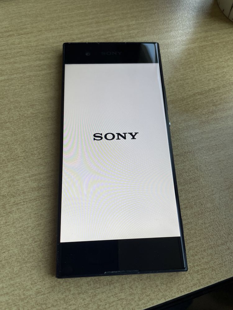 Телефон Sony XA1