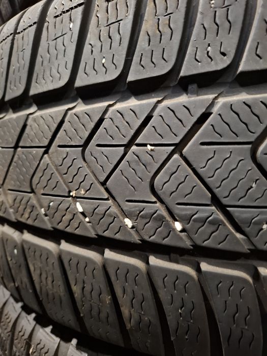 245 45 18 anvelope de iarna Pirelli