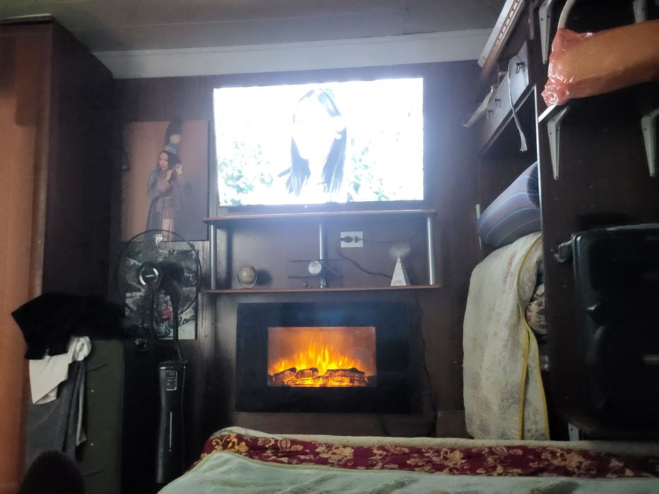 Камин настенный срочно , покупали за 150т.т.  продам  120т.т.,1месяц 0