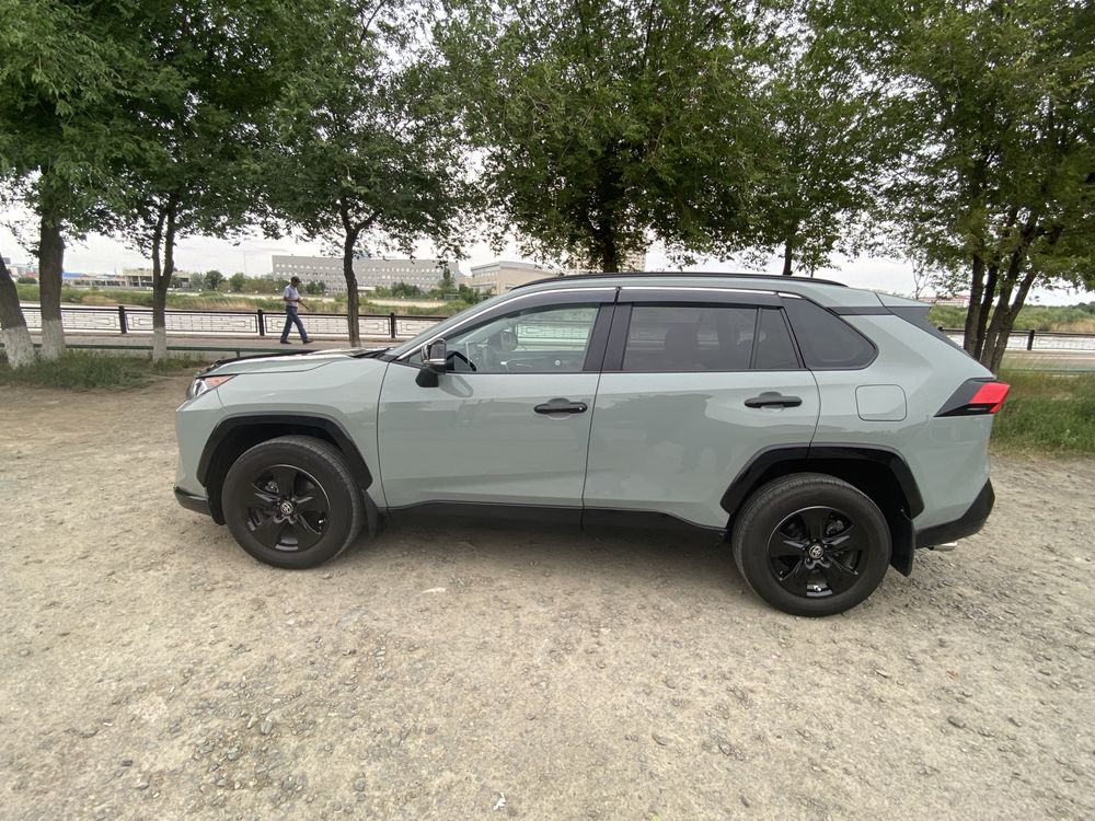 Продается автомашина Toyota Rav 4