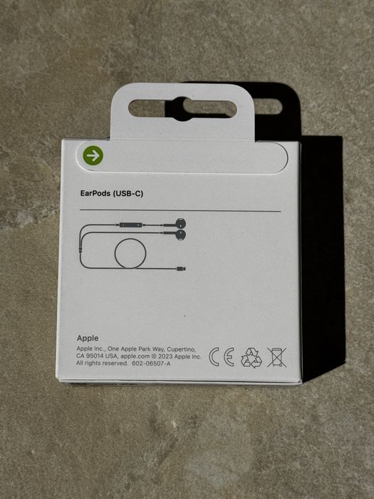 Wireless слушалки и USB-C слушалки