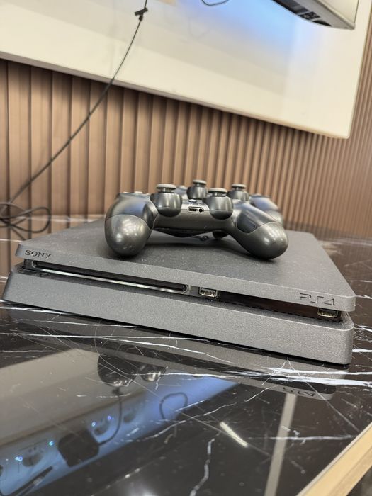 Продам Playstation 4 / playstation 4 soyiladi