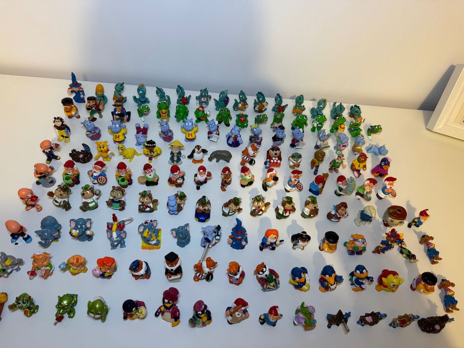 lot de copii 90x (135 buc) kinder surprise