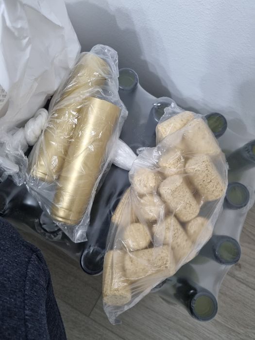 Vând plase marturii si sticle 375ml