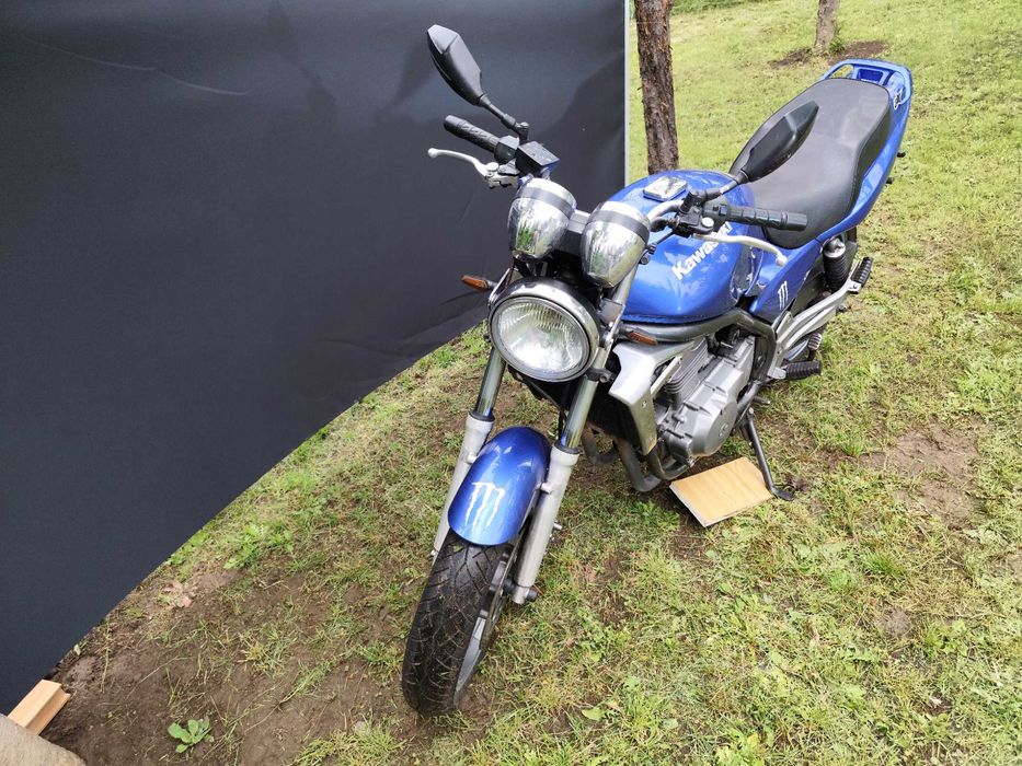 Kawasaki ER5 si Suzuki NP41B